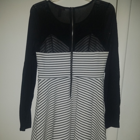 DRESS - Picture 3 of 4